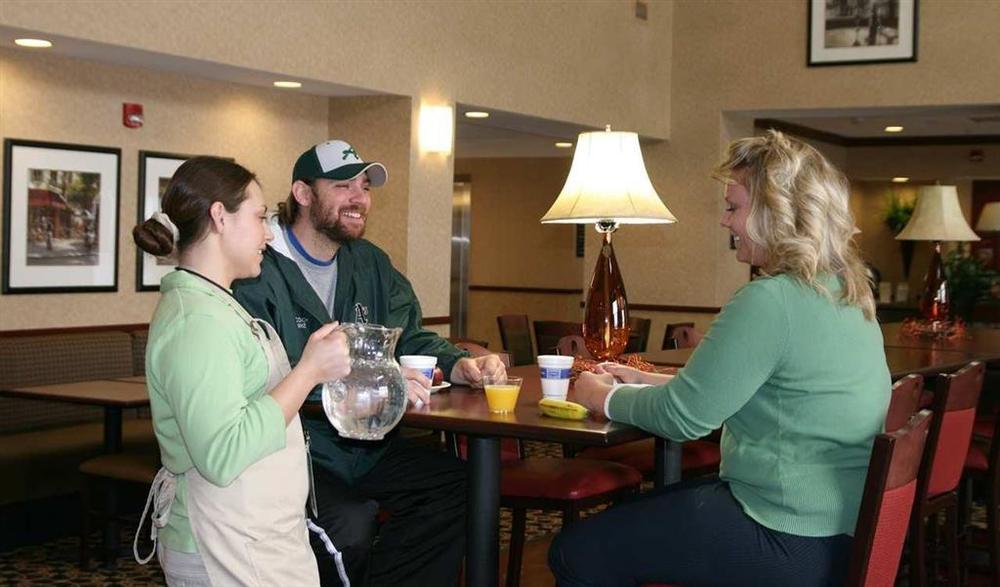 Hampton Inn & Suites Toledo-Perrysburg Rossford Restaurant foto