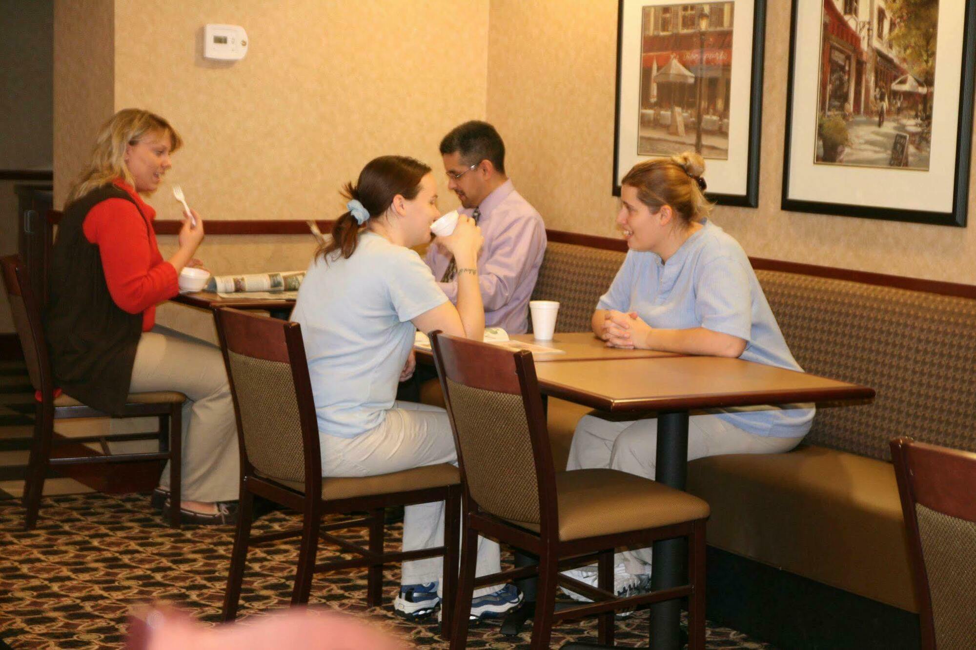 Hampton Inn & Suites Toledo-Perrysburg Rossford Restaurant foto