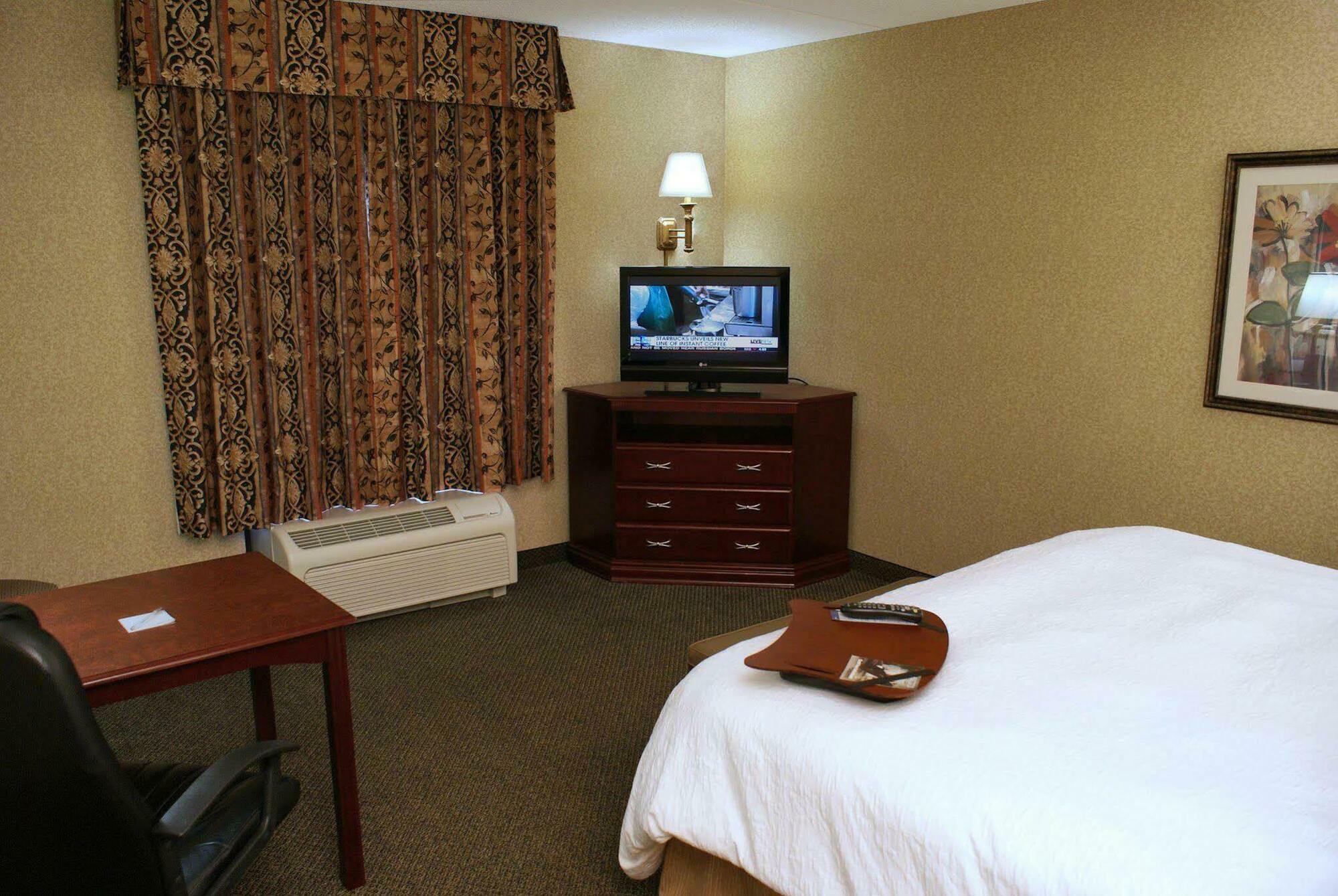 Hampton Inn & Suites Toledo-Perrysburg Rossford Zimmer foto